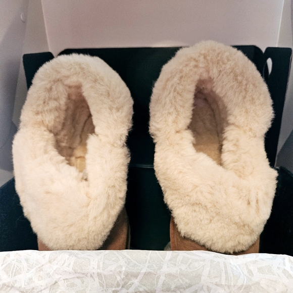 NEW HONEY BROWN EMU BOOTIES/NIB/ SIZE 9 (FITS SMALL)/ALL PAPERWORK IN BOX - Picture 4 of 7